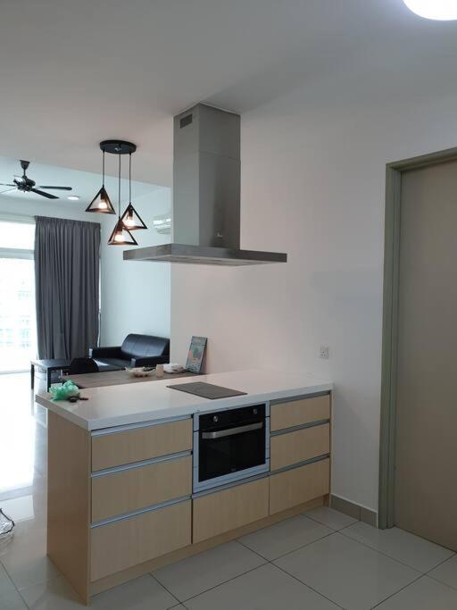 Direct Qbm & Ikea *Highfloor Sunrise Seaview Condo Баян Лепас Екстериор снимка
