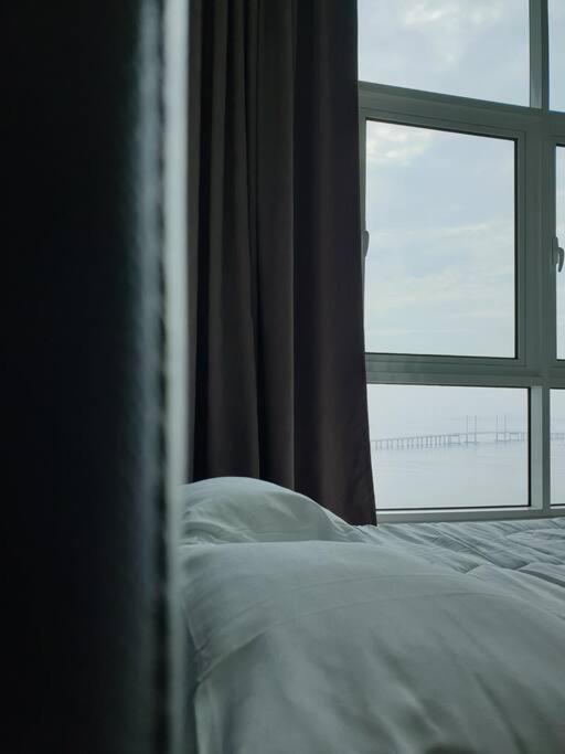 Direct Qbm & Ikea *Highfloor Sunrise Seaview Condo Баян Лепас Екстериор снимка