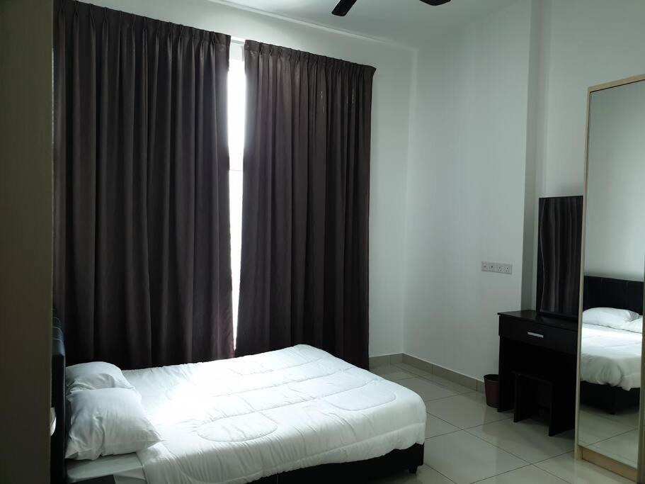 Direct Qbm & Ikea *Highfloor Sunrise Seaview Condo Баян Лепас Екстериор снимка
